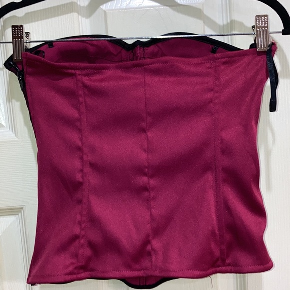 Charlotte Russe burgundy/black lace corset Size S - Picture 4 of 6